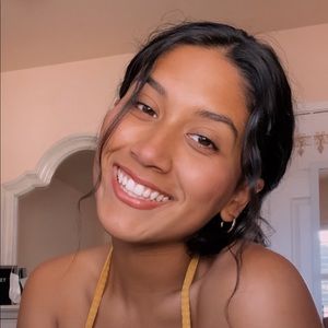 Meet your Posher, Alyssandra